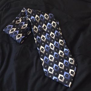 BERGAMO NEW YORK HandMade silk Graphic $125 new